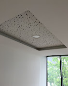 Faux-plafond acoustique perforé avec spot — Plâtrerie Serra Blotzheim